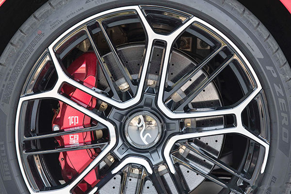 仰望U9轮毂.jpg