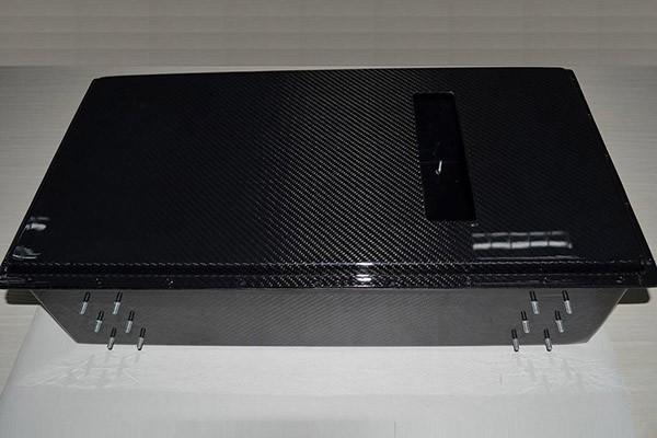 碳纤维箱子耐摔吗?